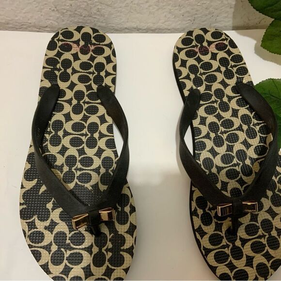 Coach Amel Black and Tan Rubber Signature C Flip Flop Sandals Silver Bow … - Picture 2 of 12